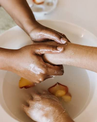 Manicure & Pedicure – Elegance in Every Detail 💅👣✨