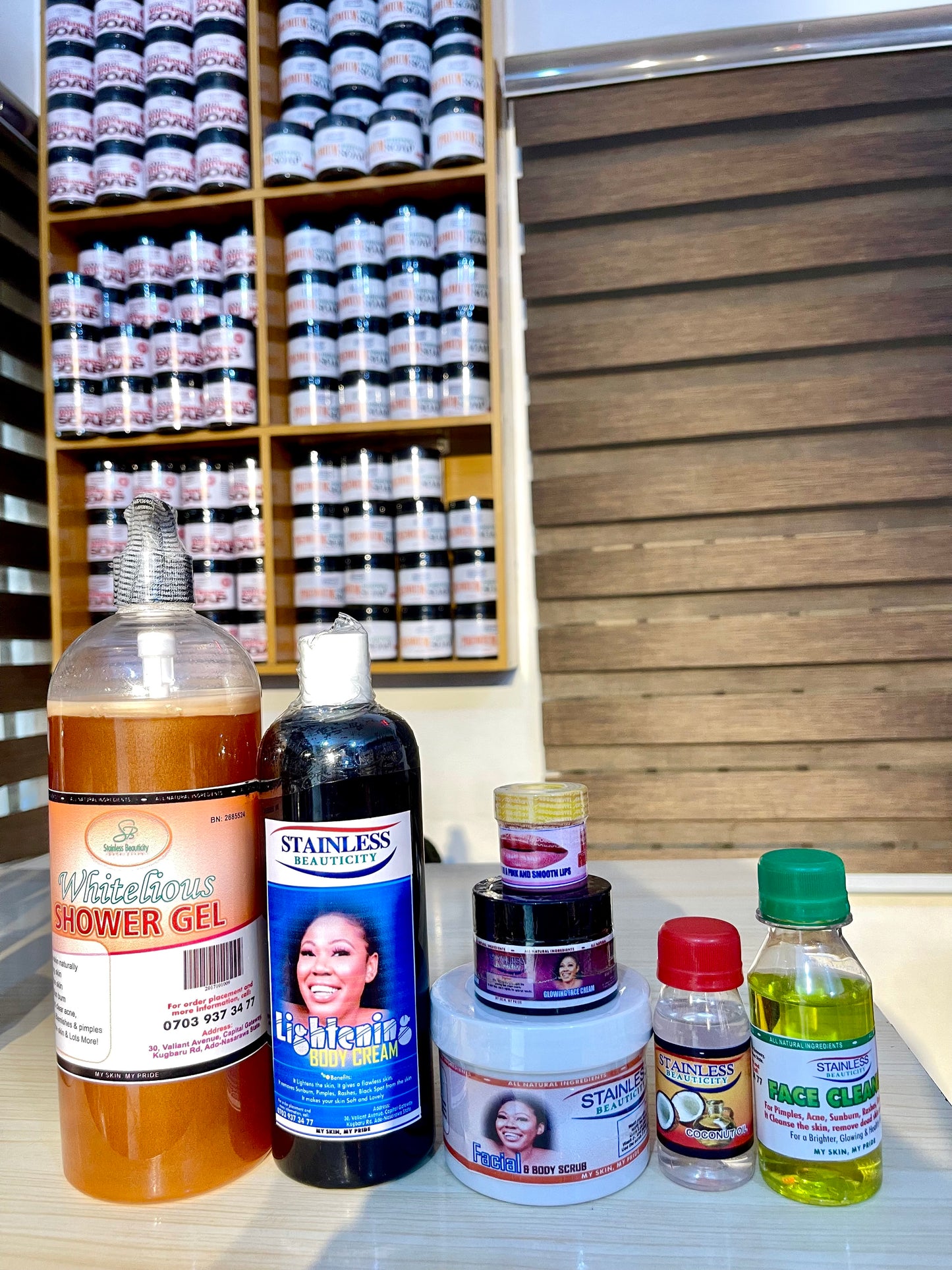 Lightening Kit and Whitelicious Shower Gel